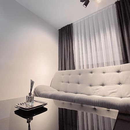Diamond Apartment Prishtina 2 พริสตีนา ภายนอก รูปภาพ